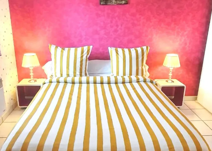 A Avec Terrasse * Carcasona